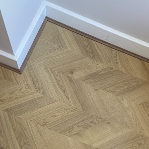 Oak Laminate Fishbone Pattern