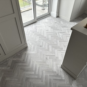 White And Grey Parquet With Boarder